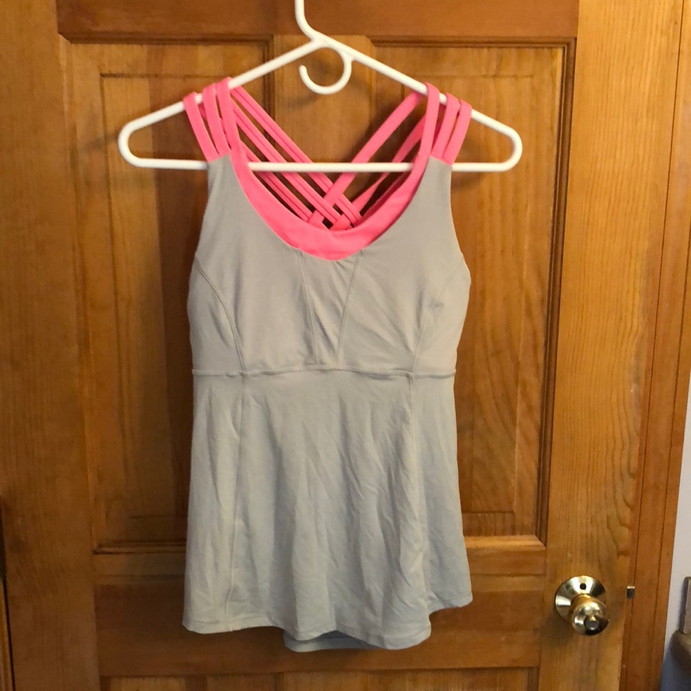 Lululemon tank with built in bra